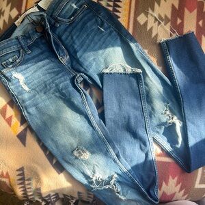 Barely worn Hollister jeans